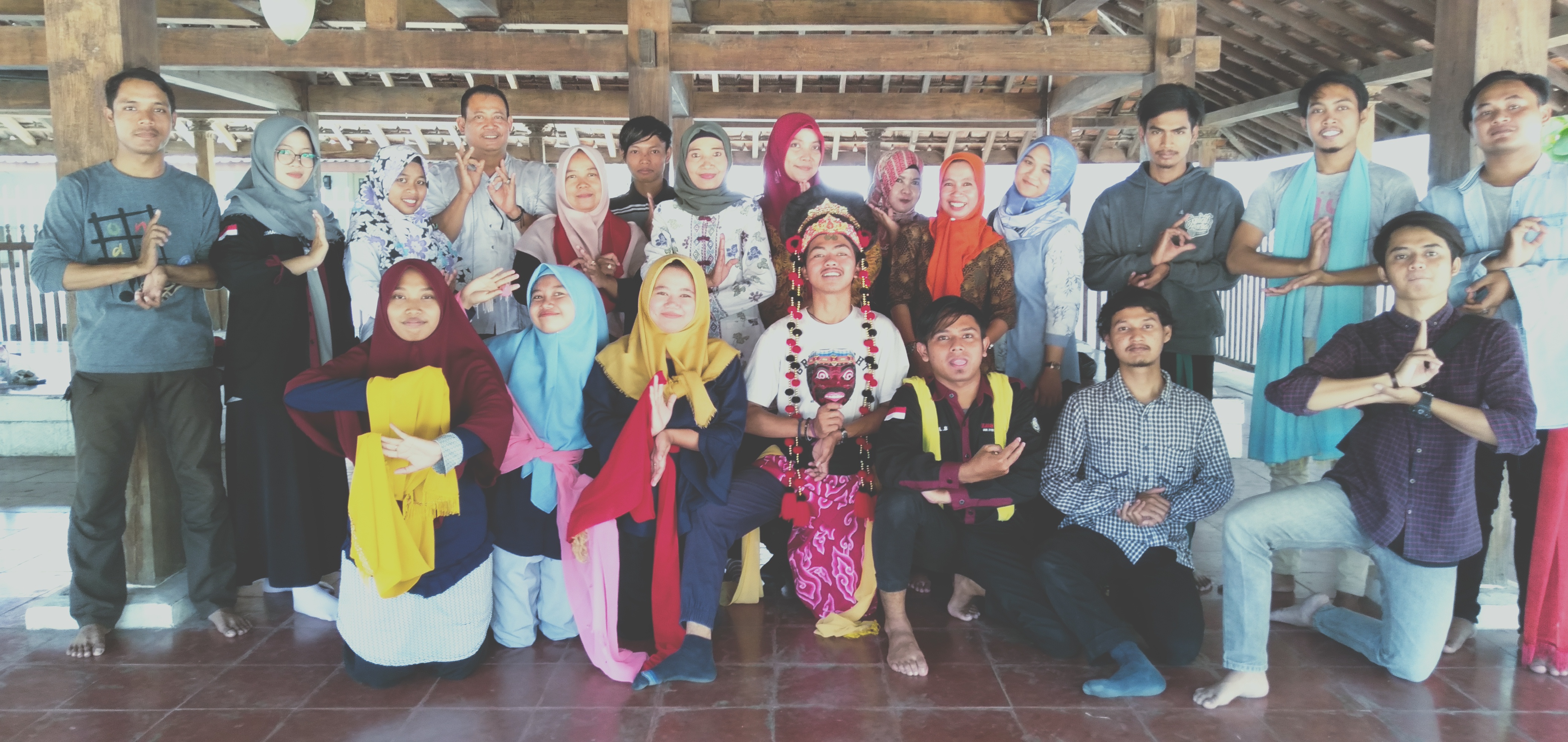 KEGIATAN MONITORING PPL KELOMPOK 7 DI KRATON KANOMAN KOTA CIREBON
