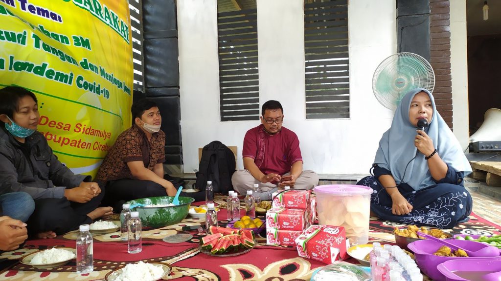 Pengabdian Masyarakat Jurusan Sejarah Kebudayaan Islam IAIN Syekh Nurjati Cirebon Dengan Tema Membudayakan 3M (Memakai Masker, Mencuci Tangan dan Menjaga Jarak)