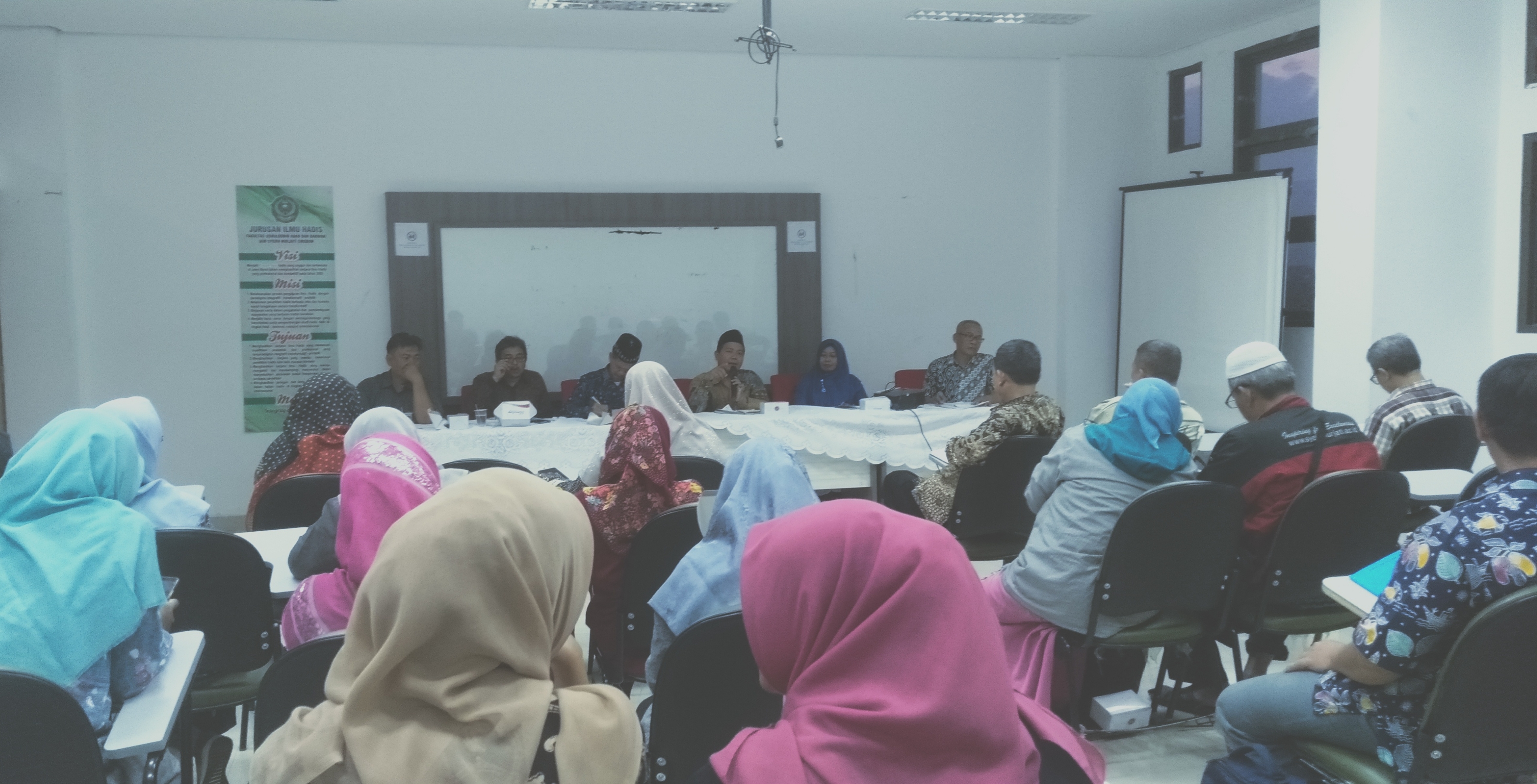 RAPAT DILUAR JAM KERJA (RDK) FAKULTAS USHULUDDIN ADAB DAN DAKWAH IAIN SYEKH NURJATI CIREBON 2019