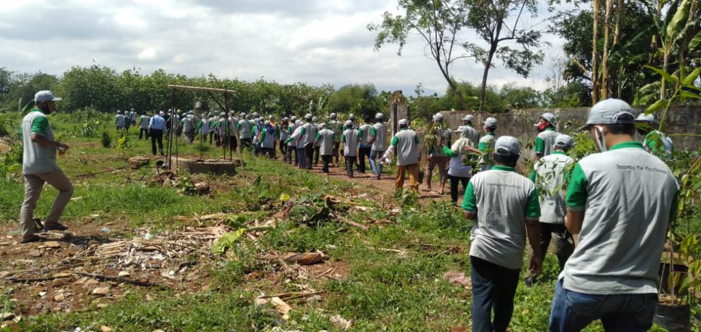 IAIN Cirebon Menanam 500 Pohon di Tanah Desa Astapada Kabupaten Cirebon.
