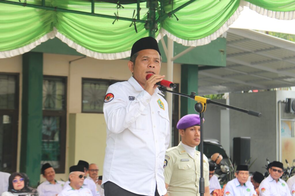 UIN Siber Syekh Nurjati Cirebon Peringati HAB ke-80 Kemenag RI, Rektor Sematkan Satyalancana Karya Satya